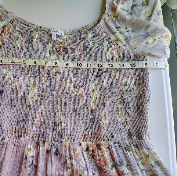 Calista lilac floral A-line knee-length puff sleeve dress, pockets,rayon, sz L. - Picture 13 of 16